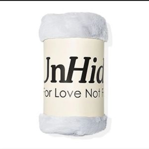 Unhide Silver Faux Fur Blanket 50x60